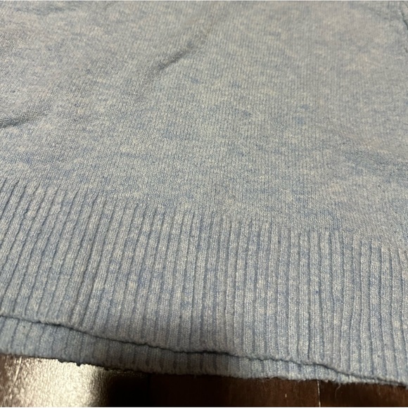 M Blue ribbed knit style turtleneck - Picture 4 of 10